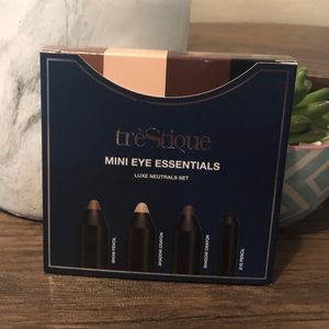 trèStique Mini Eye Essentials.